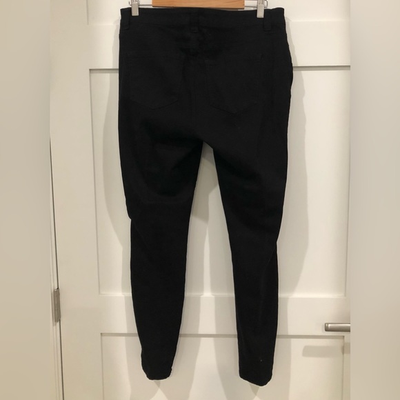 Forever 21 Distressed Skinny Pants - Picture 4 of 4